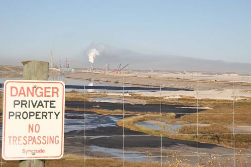 Mining tar sands oil in Canada