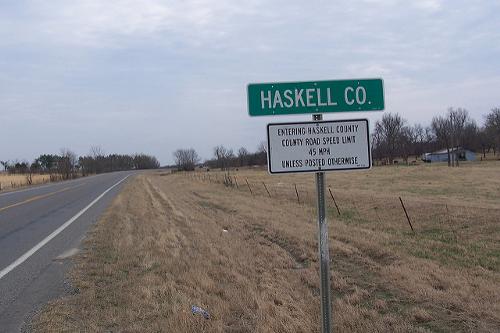 Haskell County Line. J. Stephen Conn. Flickr [[https://creativecommons.org/licenses/by-nc/2.0/][Licencia CC]]