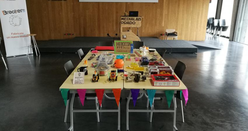 Taller de Hebocon, el concurso de robots absurdos